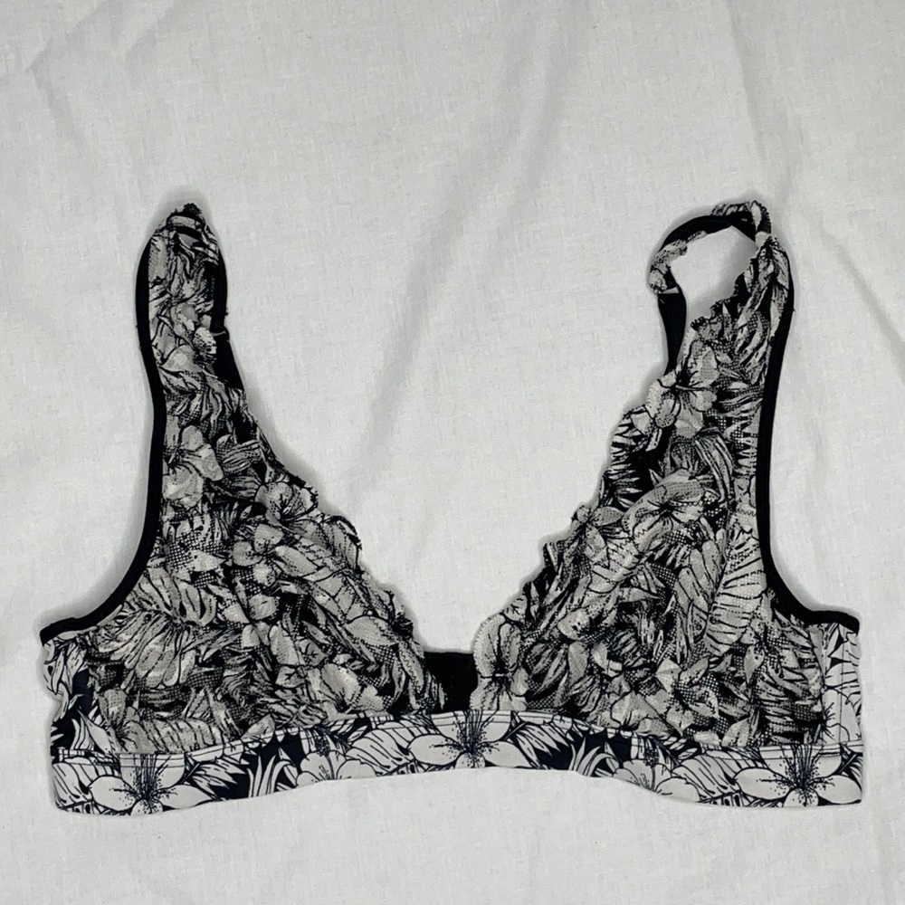 PINK VS Lace Plunge Bralette Black White Floral